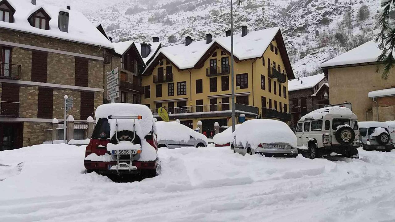Apartaments Morello Esterri d'Àneu Exteriör bild